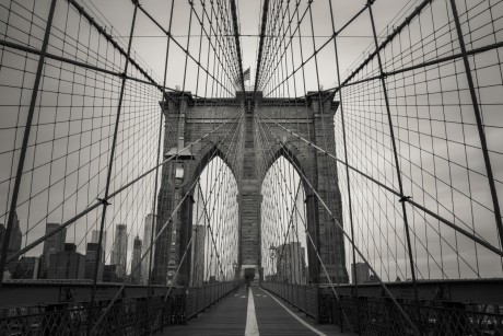 Black and white Brooklyn Bridge view